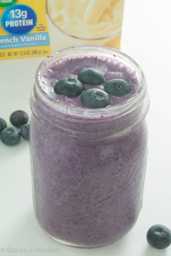 A fruity and protein packed Blueberry Chia Smoothie! Recipe on galonamission.com