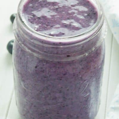 A fruity and protein packed Blueberry Chia Smoothie! Recipe on galonamission.com