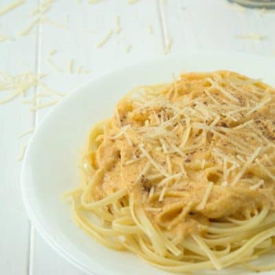 An amazing creamy pumpkin alfredo recipe! So easy and ready in 20 minutes! from @galmission