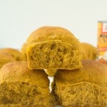 Delicious Pumpkin Spice Dinner Rolls Recipe via @galmission