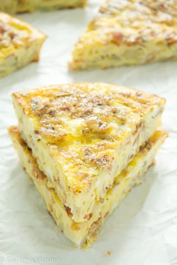 A delicious potato bacon egg breakfast casserole recipe that is a crowd-winner and can be prepared ahead of time! Freezer-friendly.