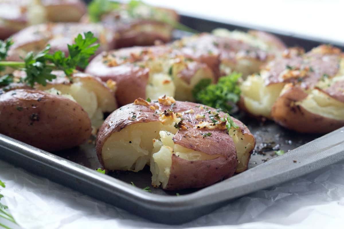 Crispy Garlic Smashed Potatoes