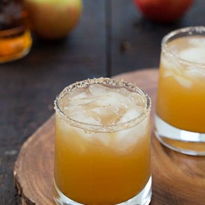 Apple Pie on the Rocks - The perfect cocktail for autumn and Thanksgiving!