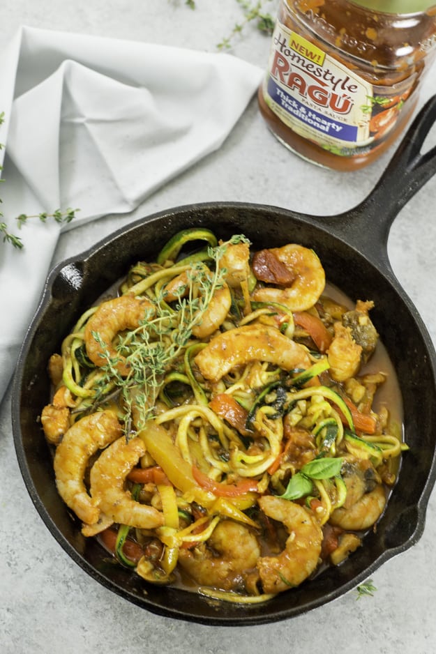 Italian Shrimp and Zucchini Noodles (Zoodles) - A delicious and healthy meal made with spiralized zucchini noodles, bell peppers, fresh spices, shrimp, and tossed with a thick and hearty pasta sauce! Super easy to make and perfect for a quick weeknight meal.
