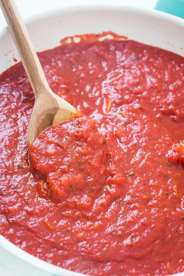 Quick & Easy Marinara Sauce - Skip the store-bought marinara sauce and make it homemade! This marinara sauce is the BEST and made with real and fresh ingredients! A simple recipe you need!