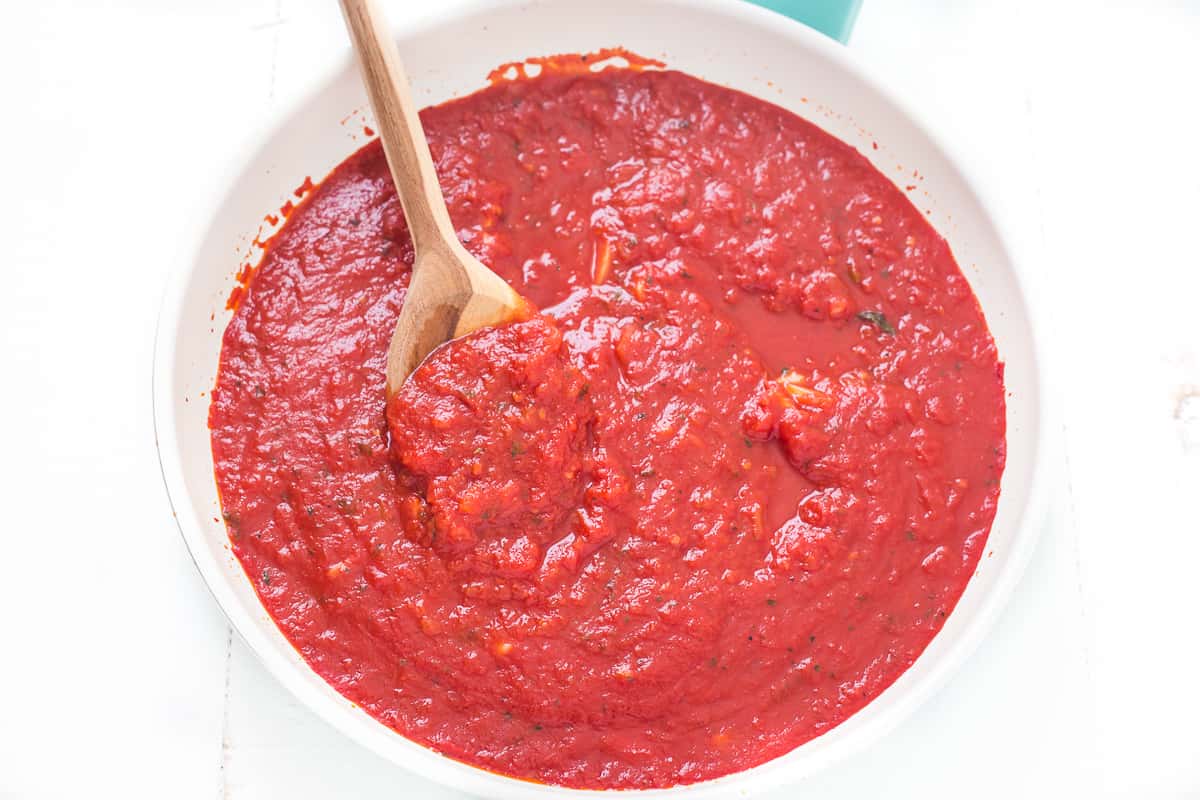 Quick & Easy Marinara Sauce - Gal on a Mission
