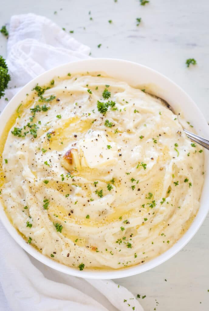 Roasted Garlic Mashed Potatoes - Gal on a Mission